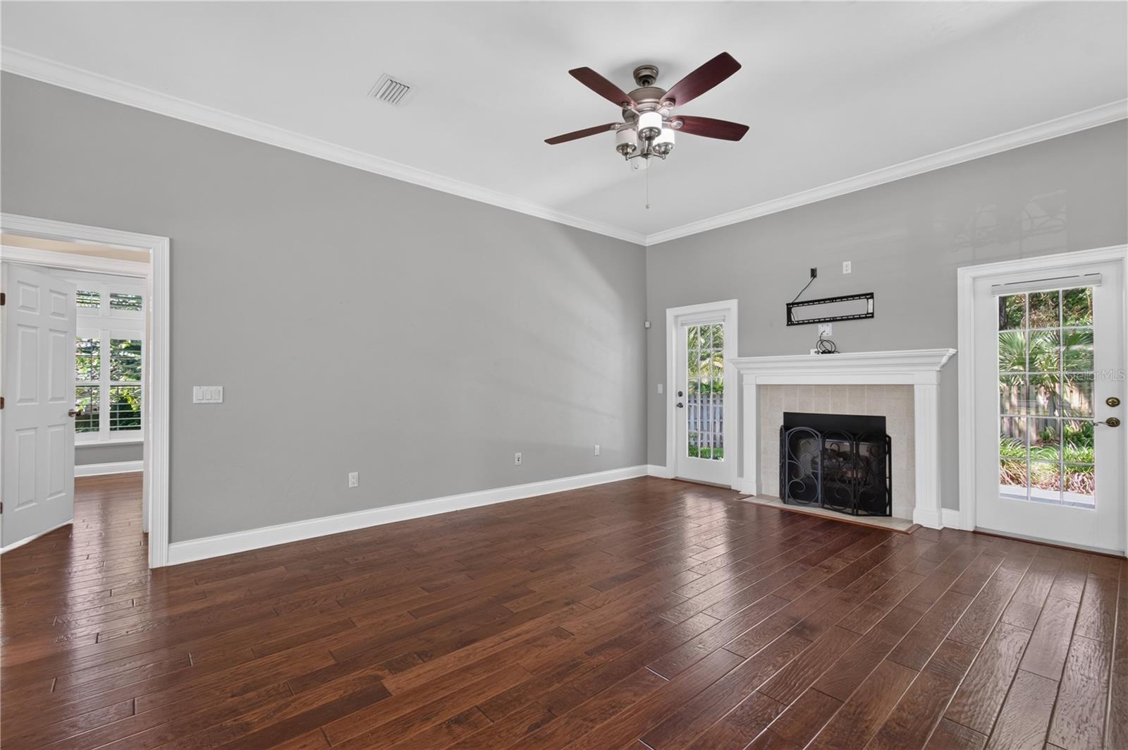 BROOKFIELD - Residential