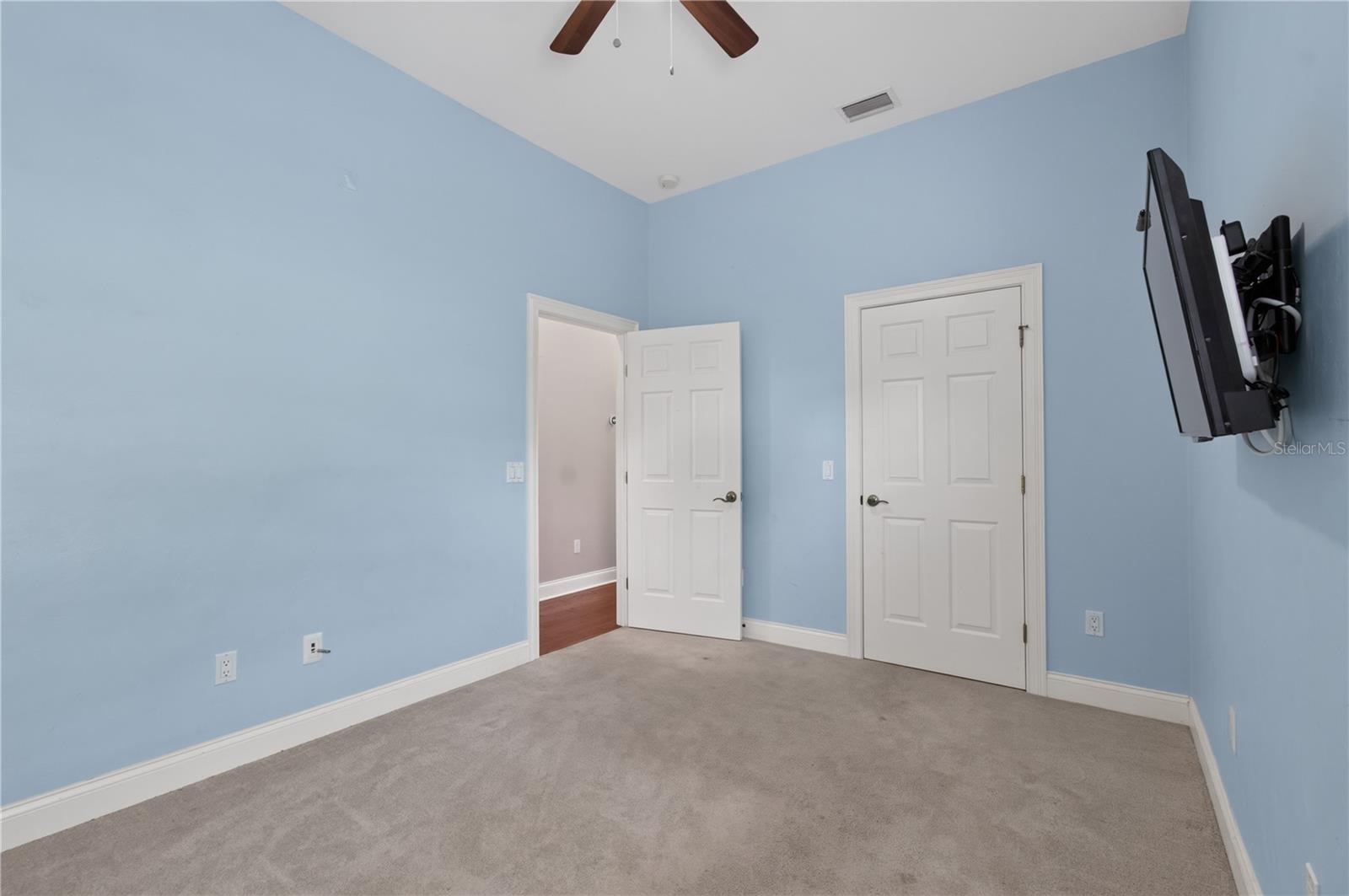BROOKFIELD - Residential