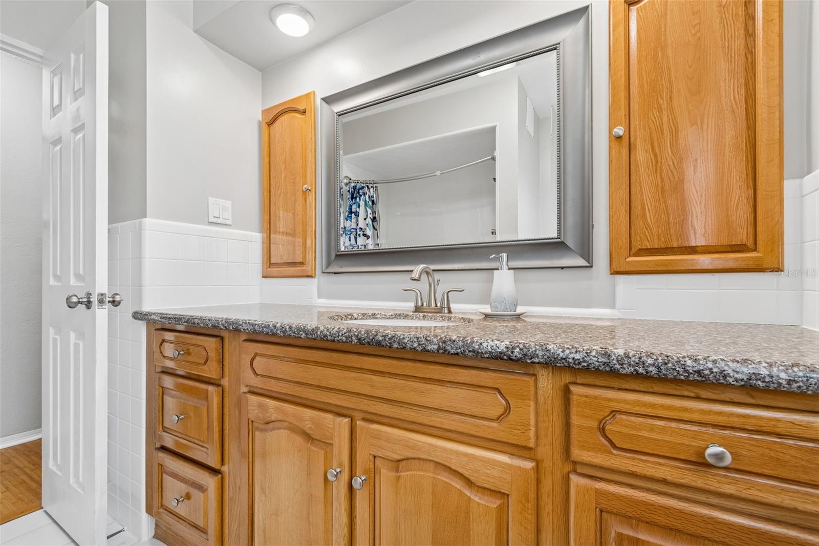 TROPIC HILLS - Residential