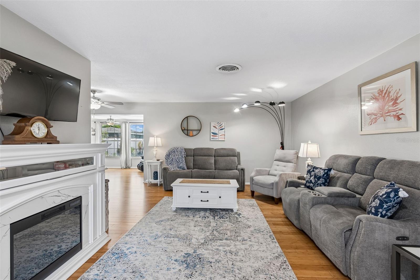 TROPIC HILLS - Residential