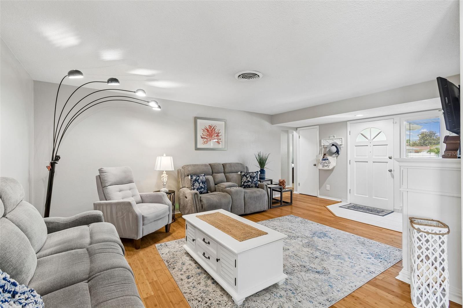 TROPIC HILLS - Residential
