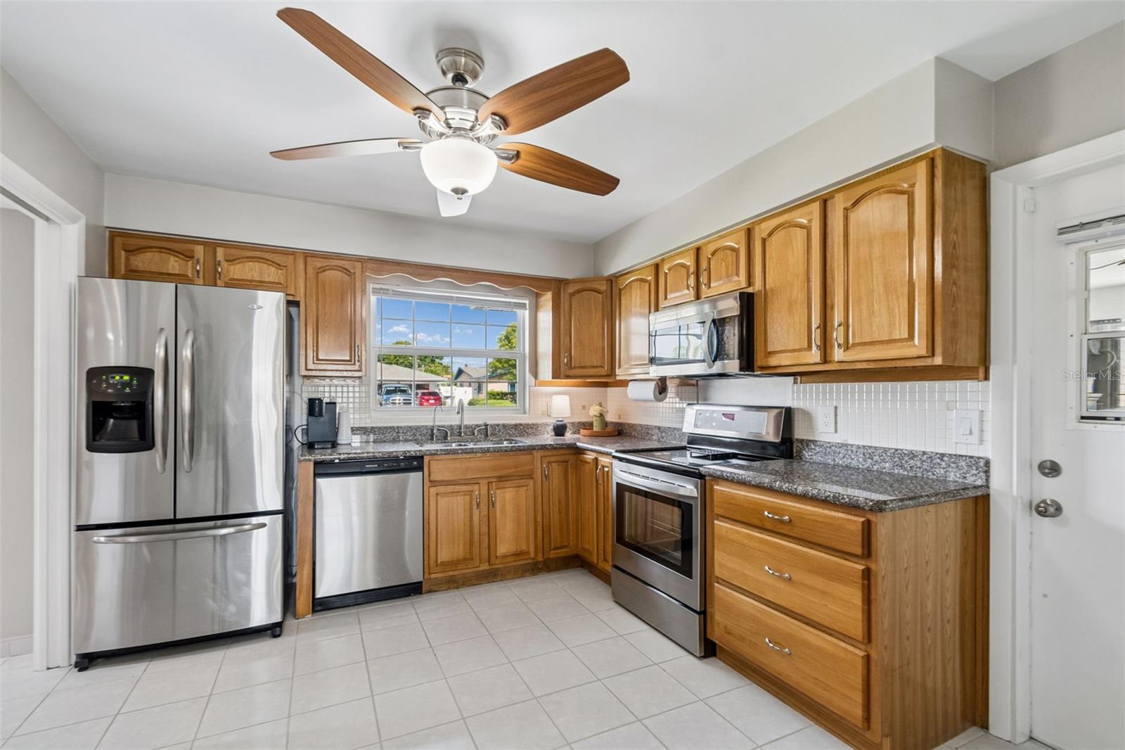 TROPIC HILLS - Residential