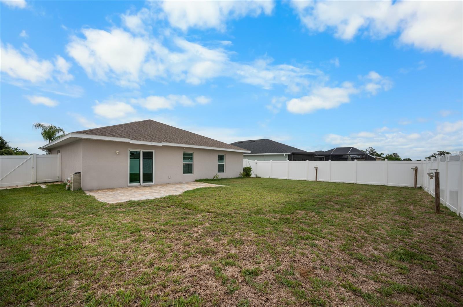 ROTONDA LAKES - Residential