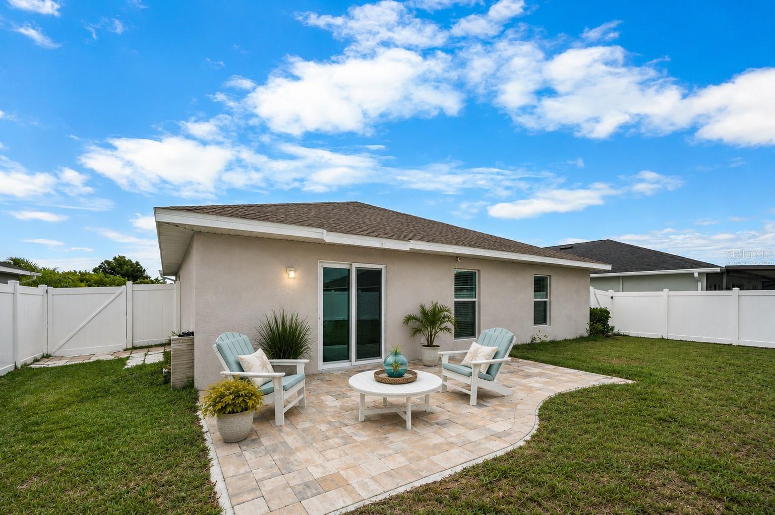 ROTONDA LAKES - Residential