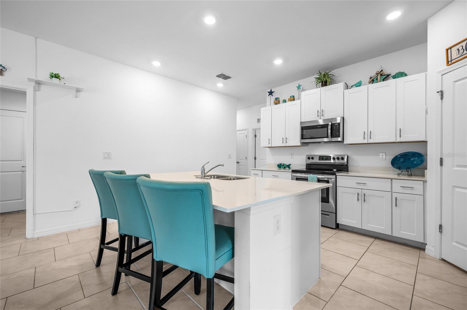 ROTONDA LAKES - Residential