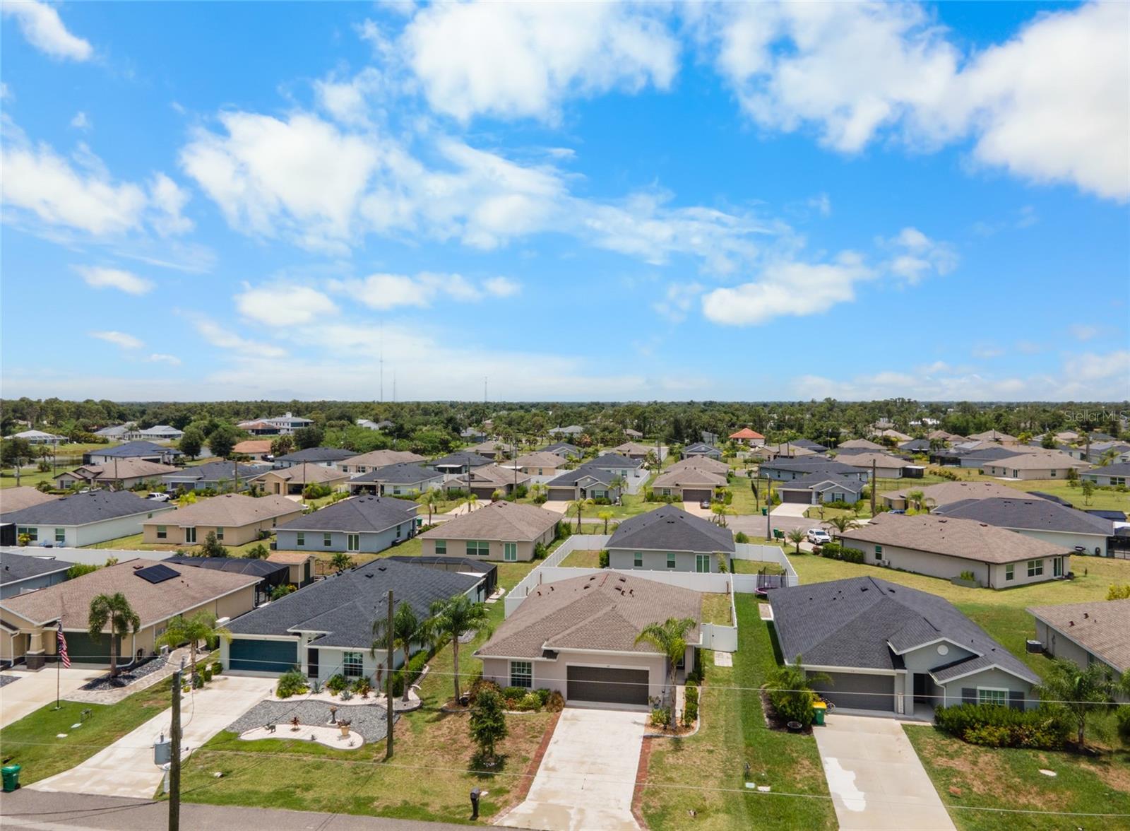 ROTONDA LAKES - Residential