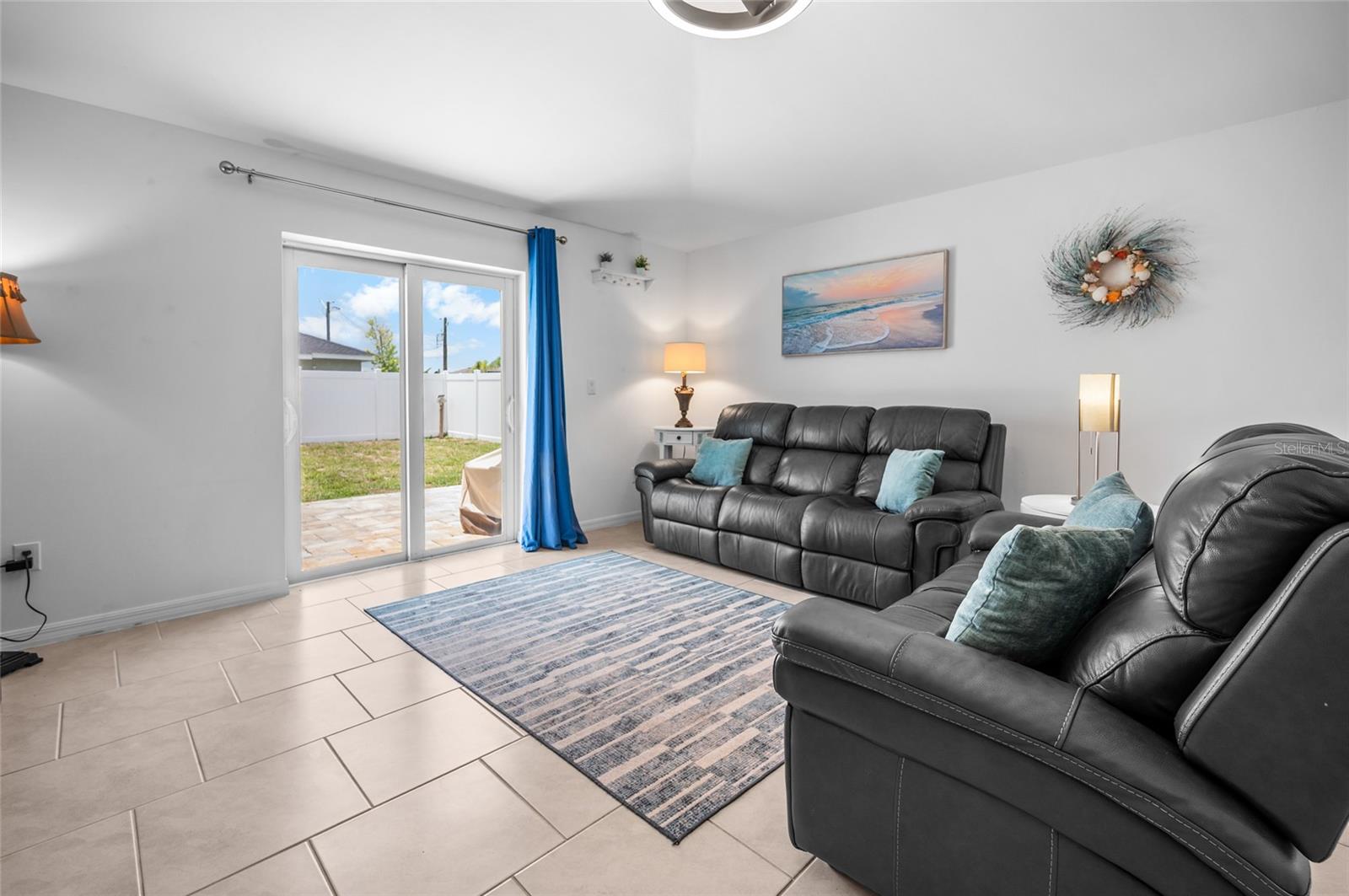 ROTONDA LAKES - Residential