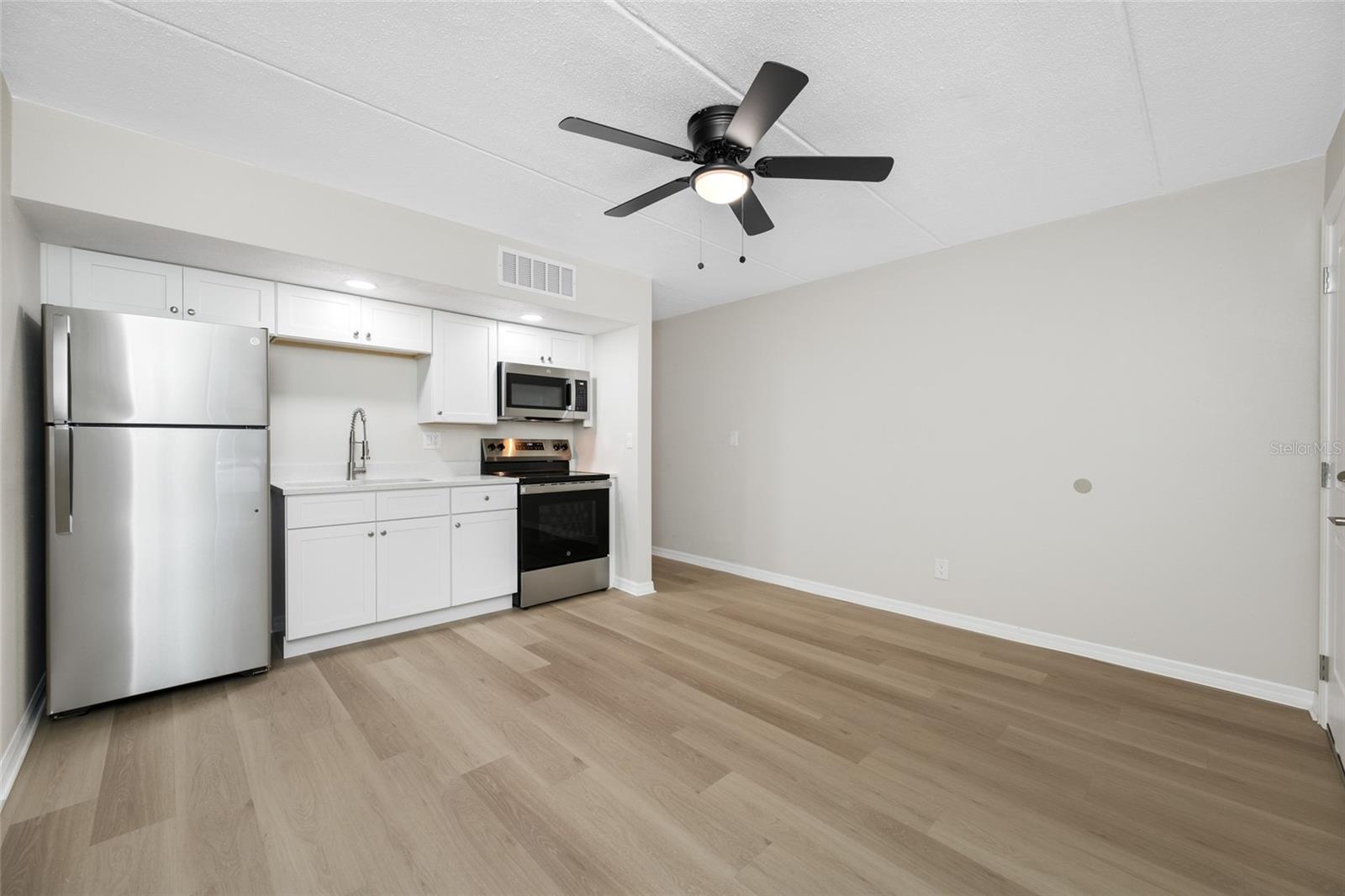 ST PETERSBURG BEACH NORTH UNIT 4 - Residential Lease