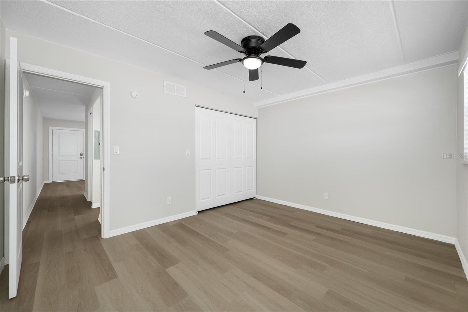 ST PETERSBURG BEACH NORTH UNIT 4 - Residential Lease