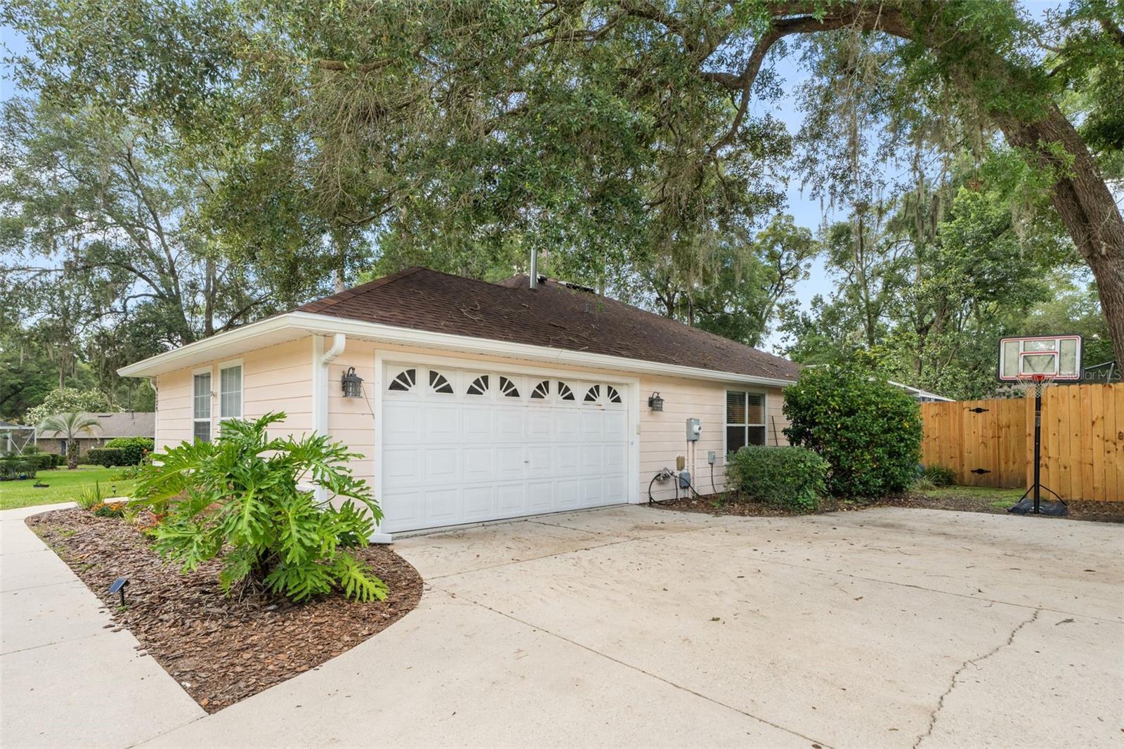 OAK CREST ESTATE ADD #3 - Residential