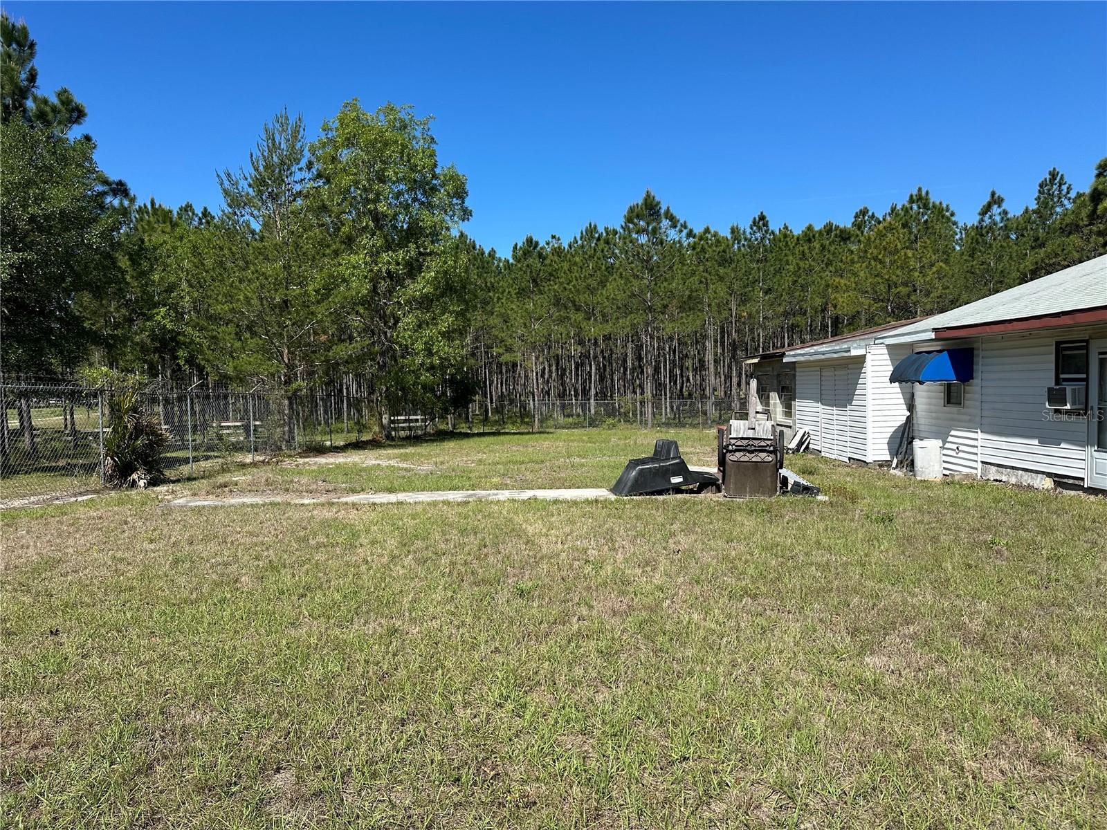 HOLIDAY ACRES - Residential