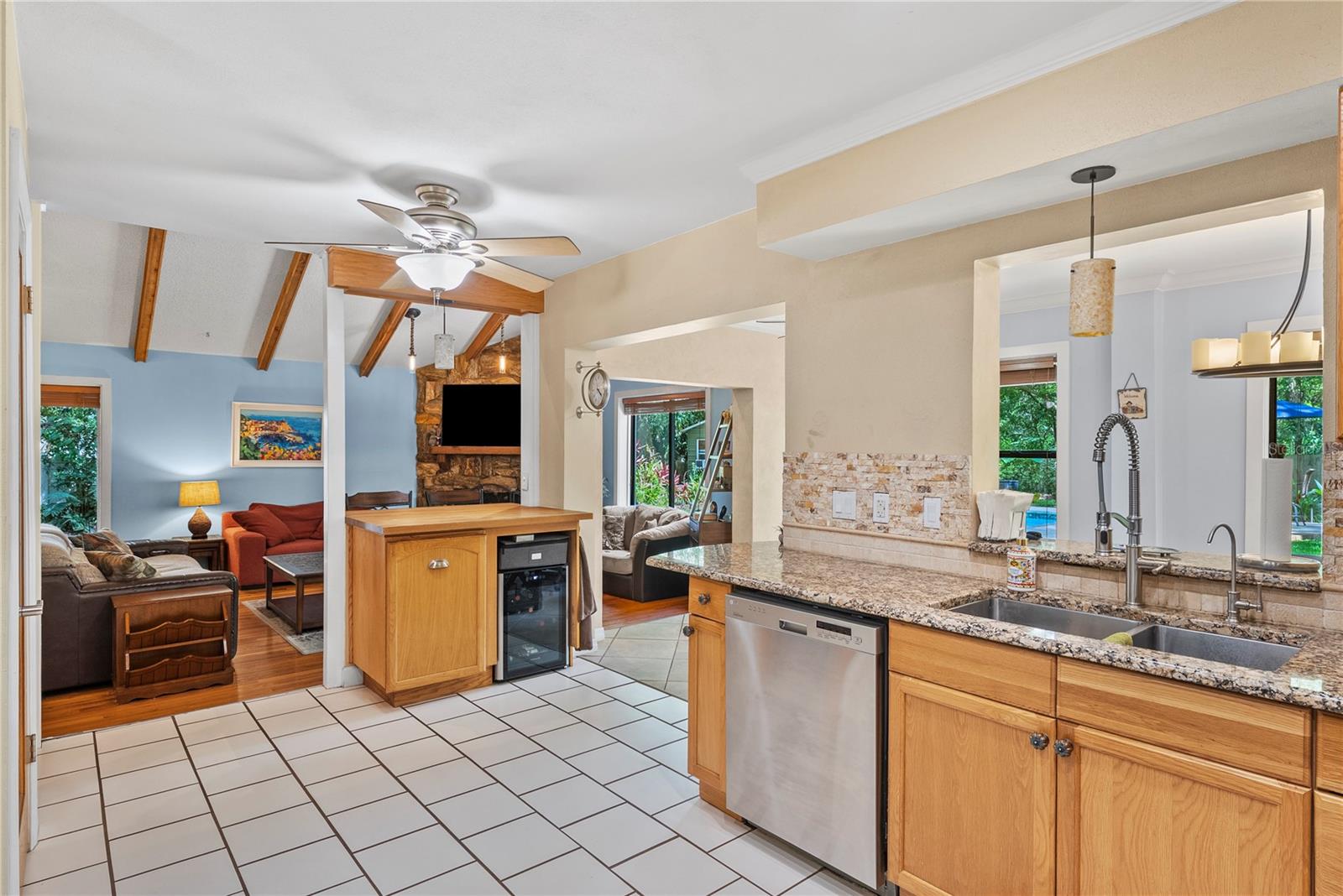 LIVINGSTON OAKS - Residential