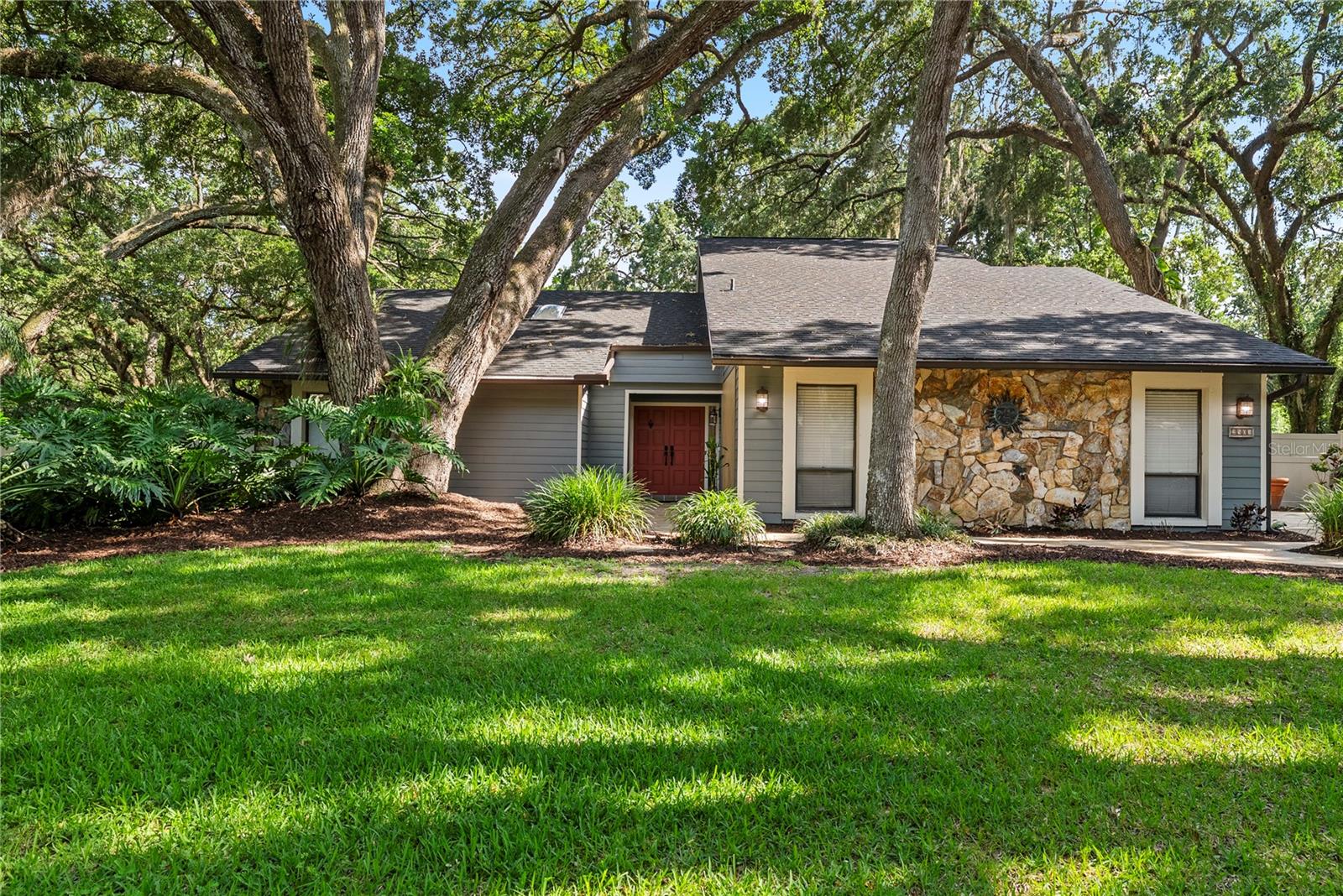 LIVINGSTON OAKS - Residential