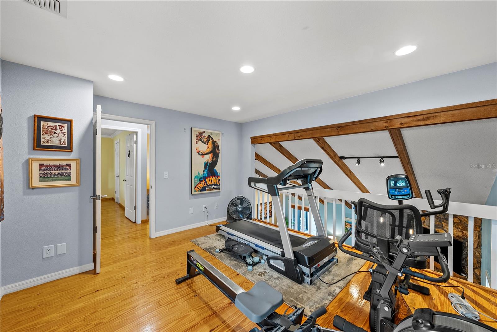 LIVINGSTON OAKS - Residential