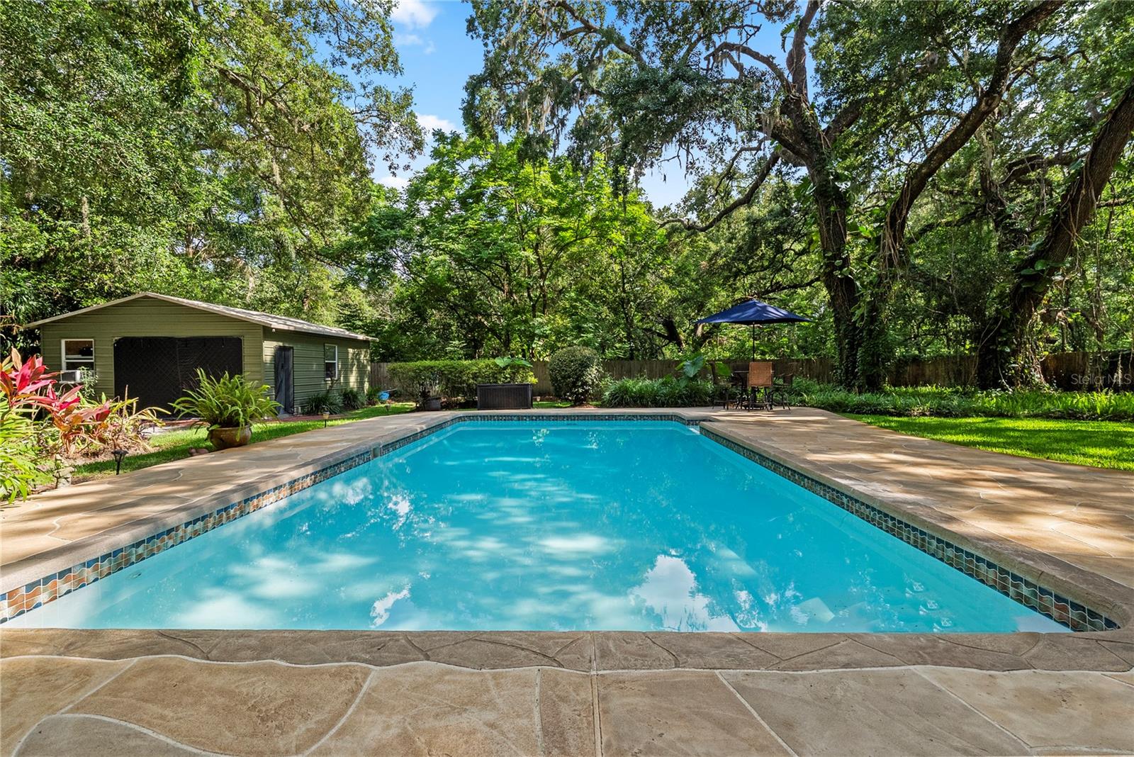 LIVINGSTON OAKS - Residential