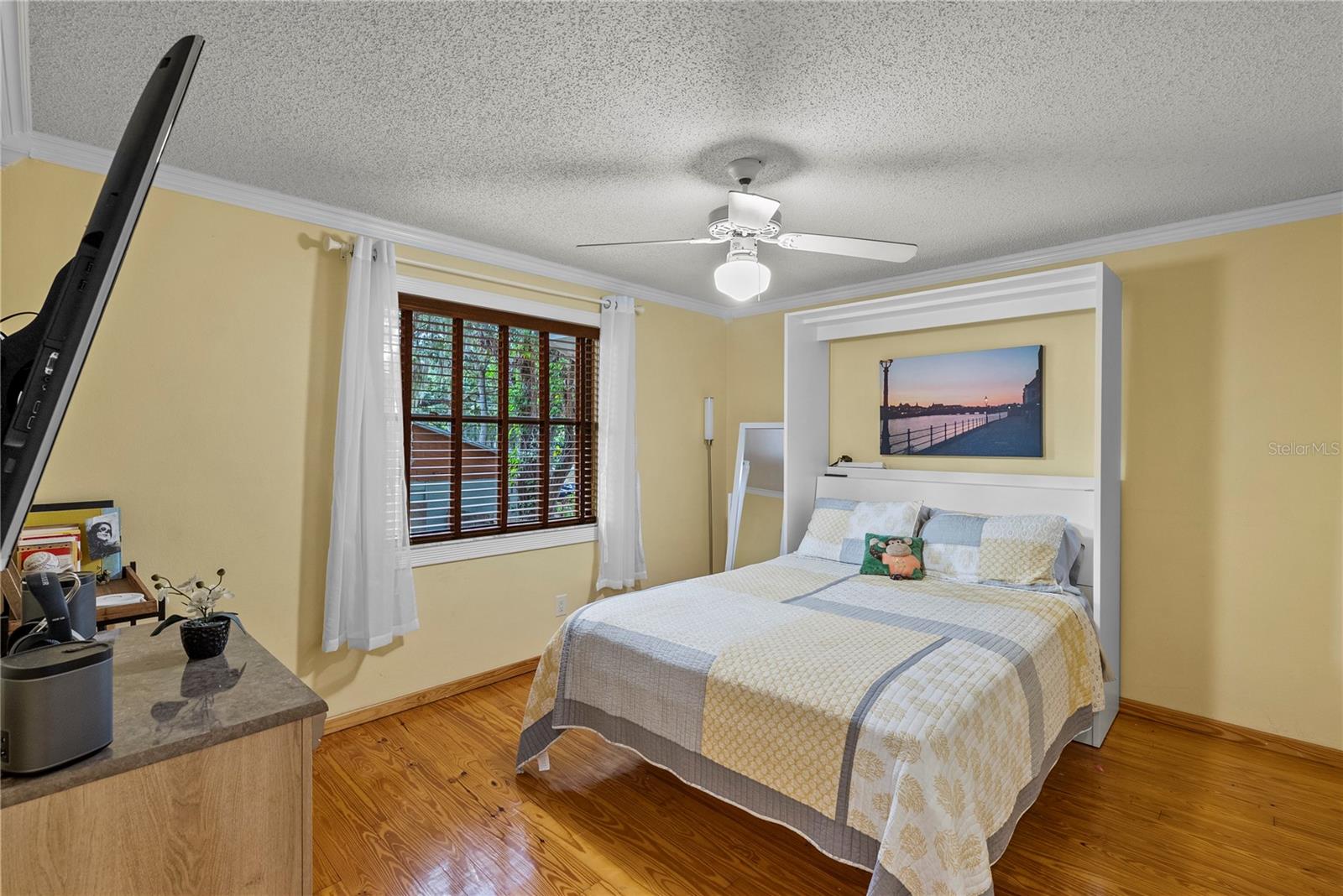 LIVINGSTON OAKS - Residential
