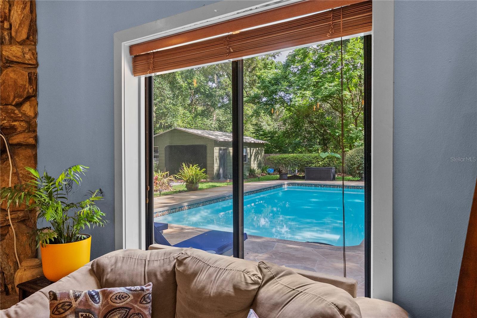 LIVINGSTON OAKS - Residential