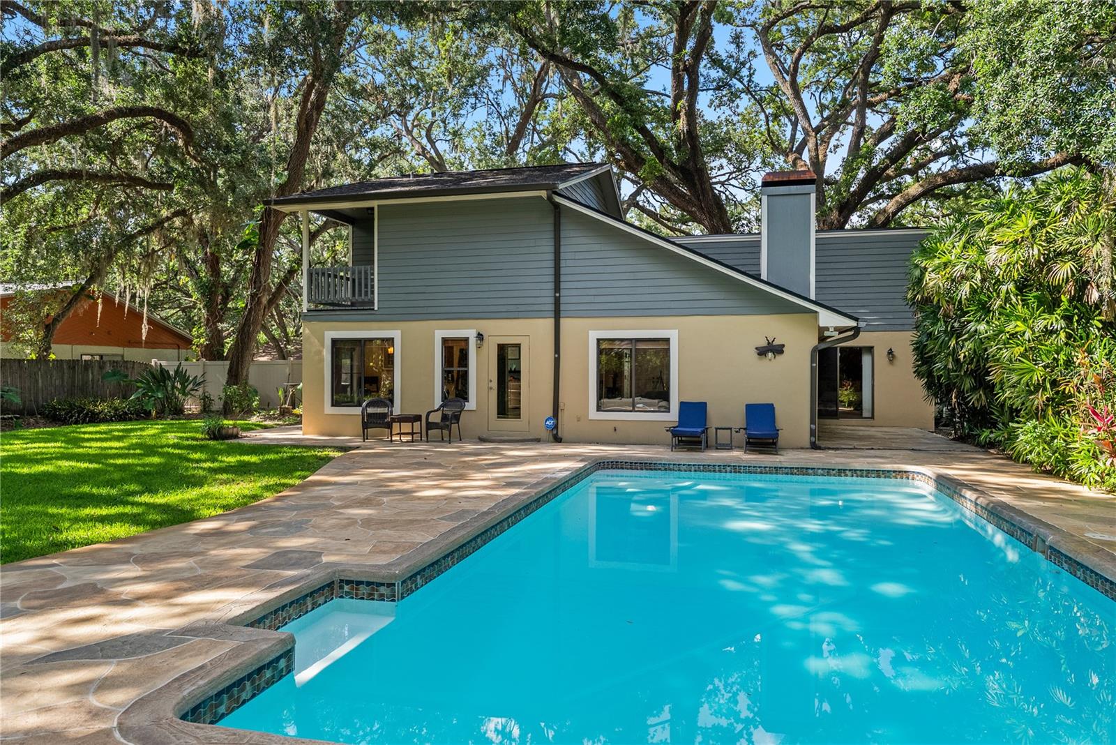 LIVINGSTON OAKS - Residential