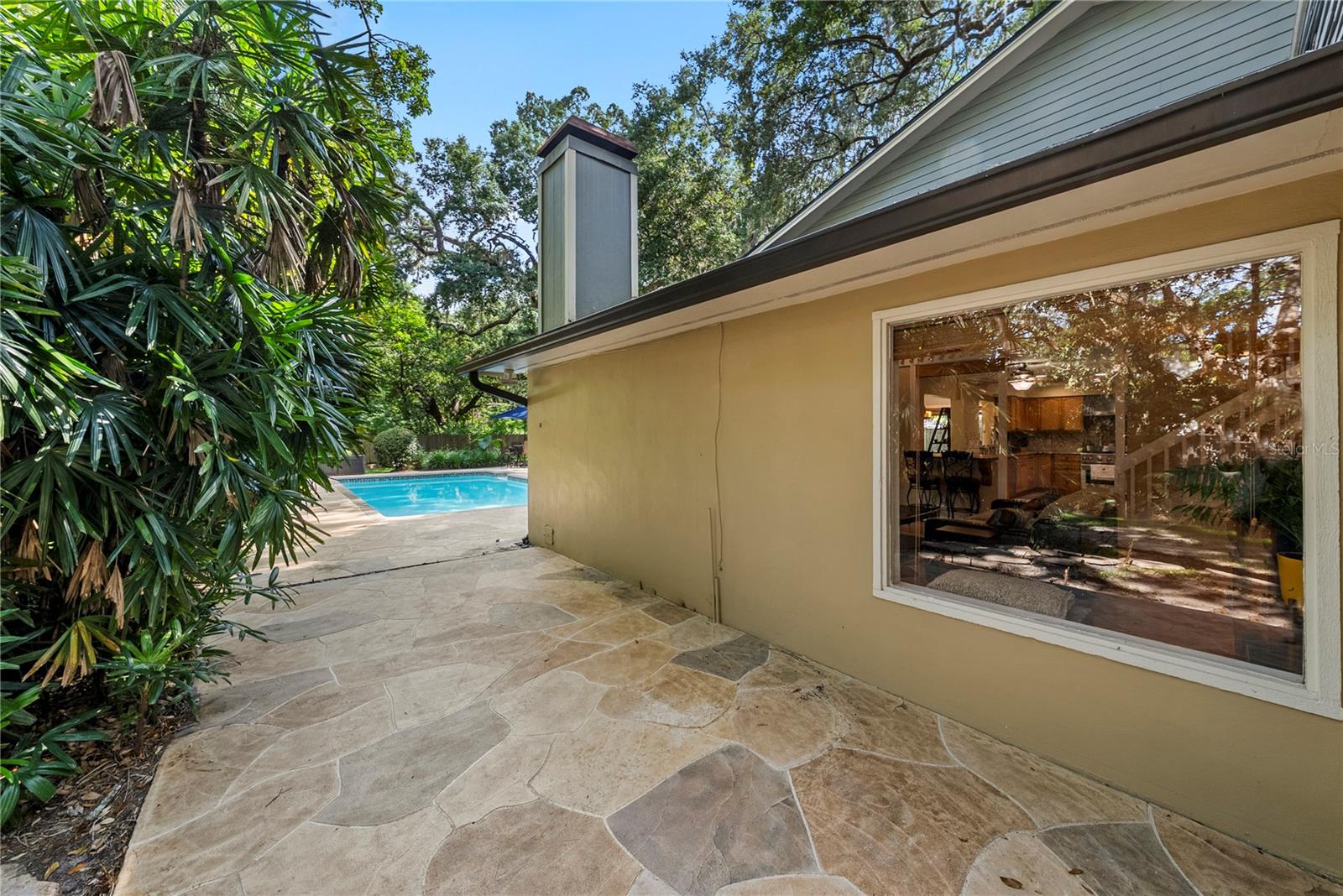 LIVINGSTON OAKS - Residential