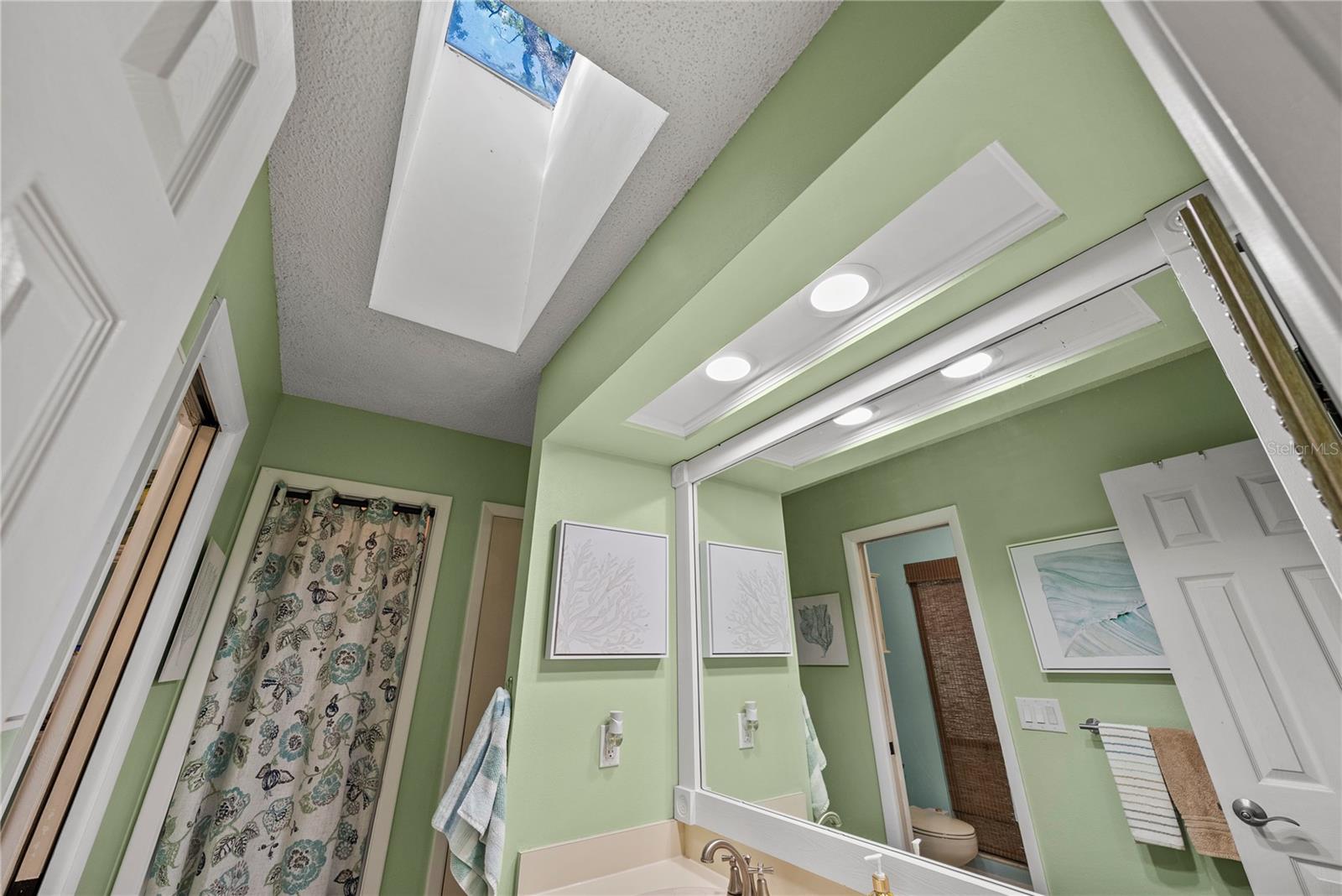 LIVINGSTON OAKS - Residential