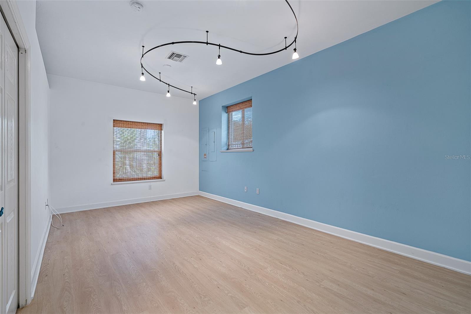 TRITON BCH - Residential