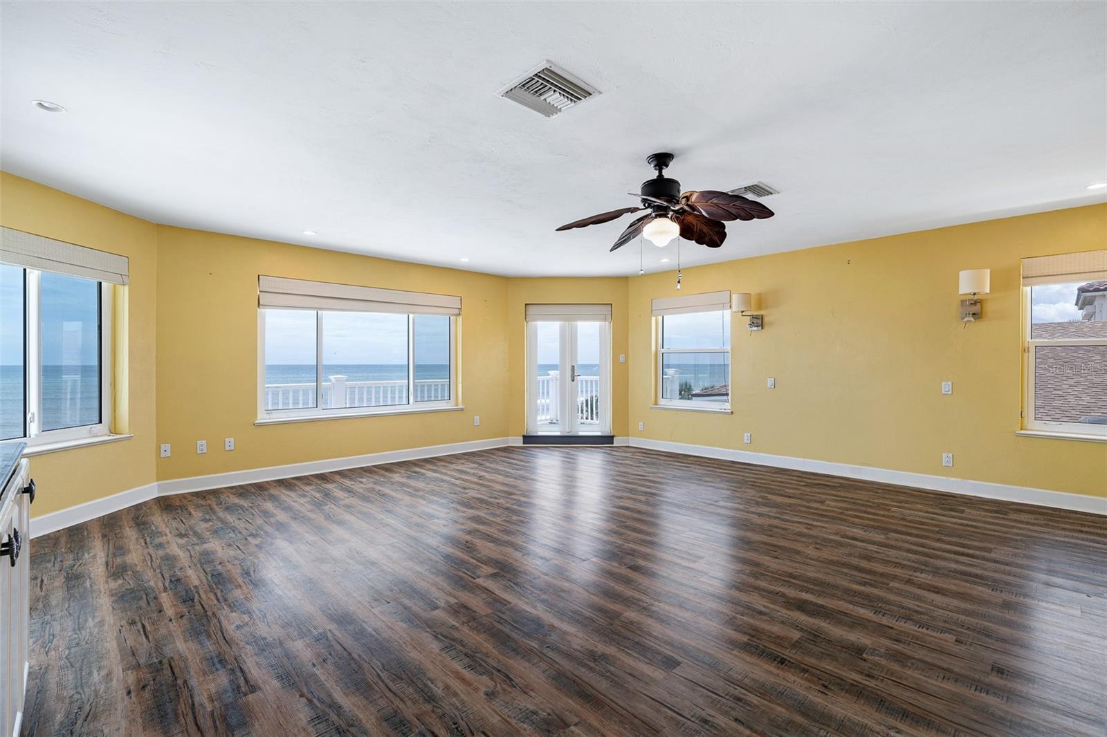 TRITON BCH - Residential