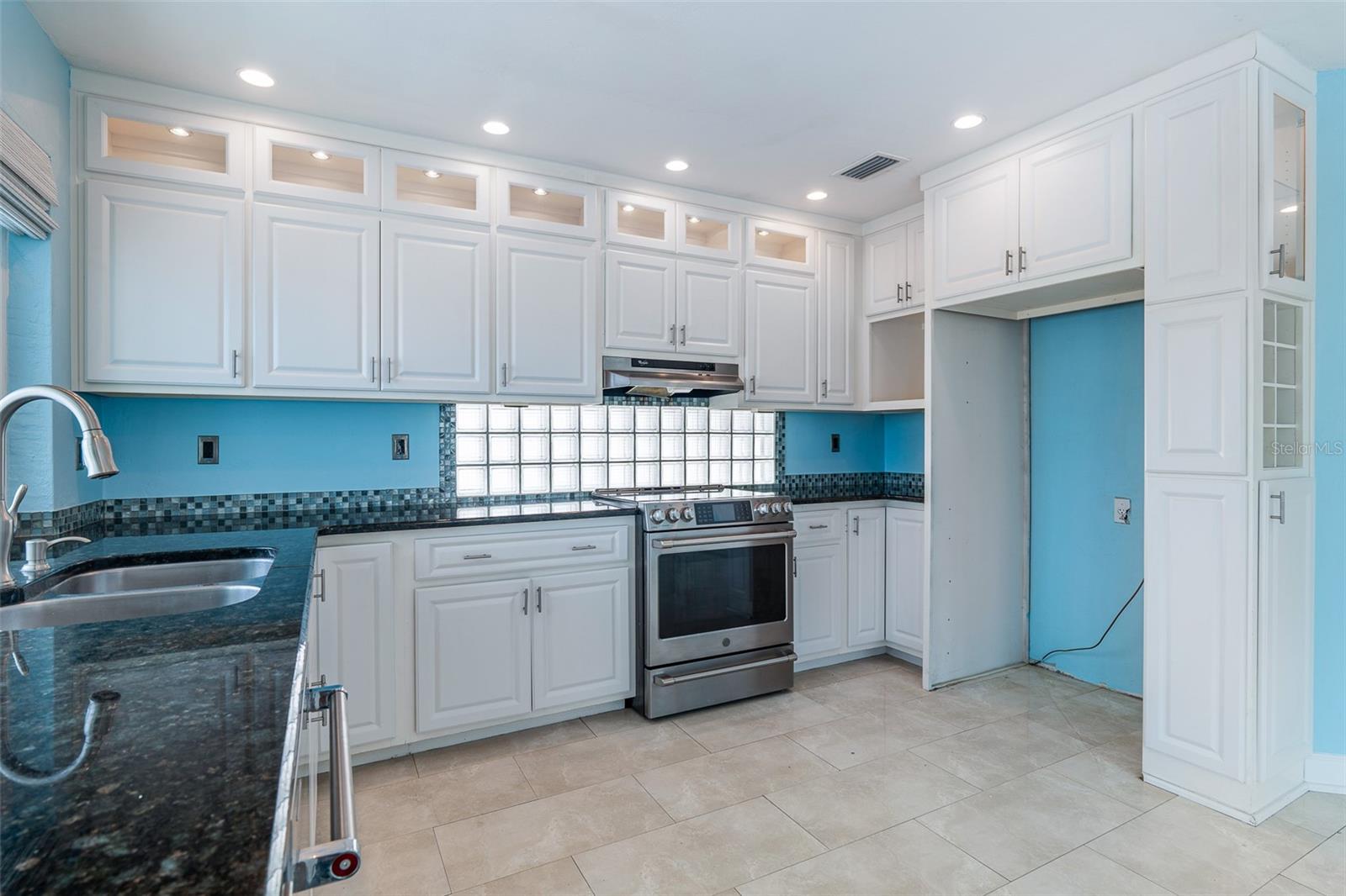 TRITON BCH - Residential