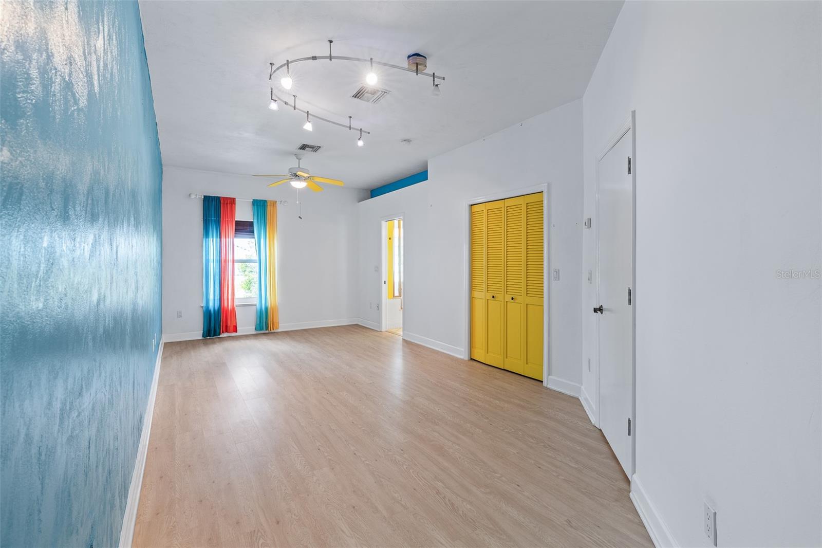 TRITON BCH - Residential