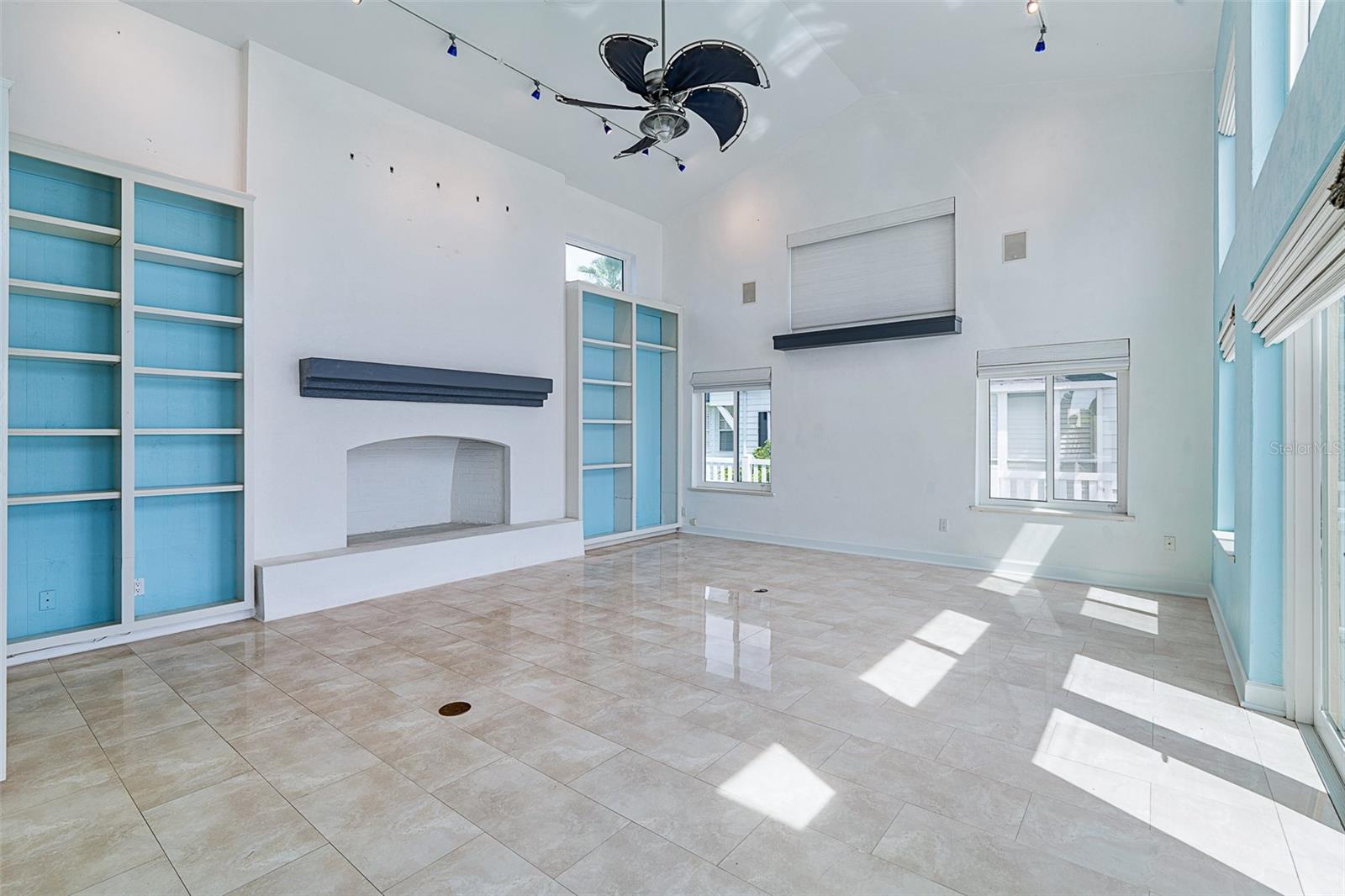 TRITON BCH - Residential