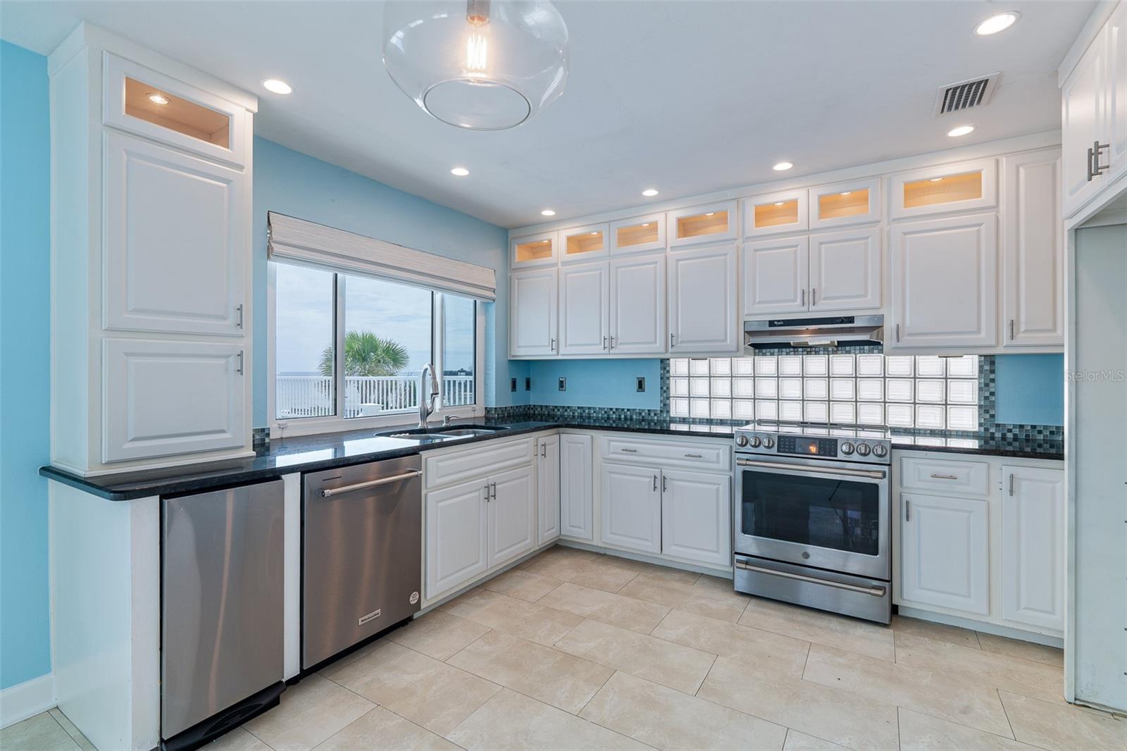 TRITON BCH - Residential