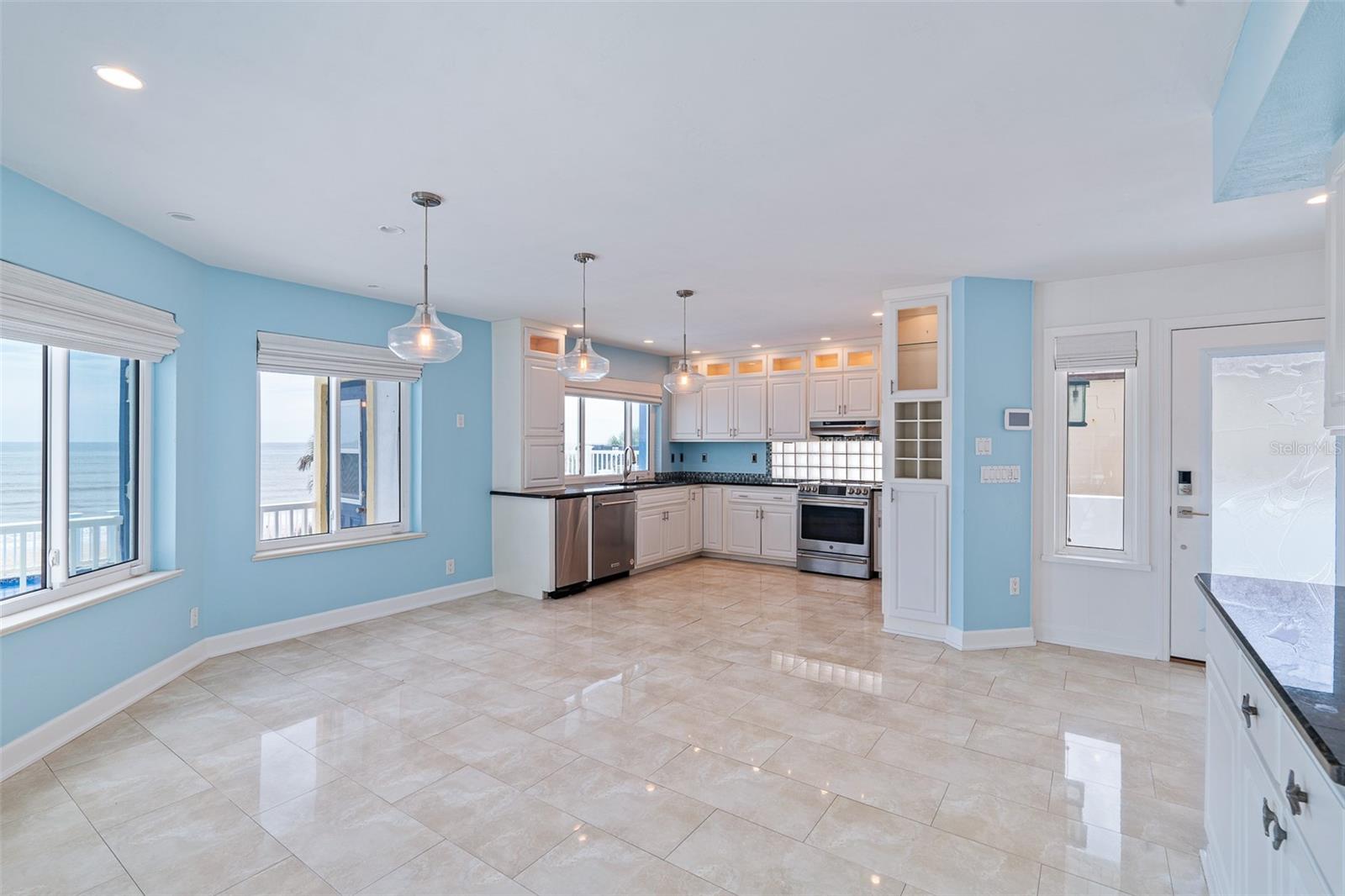 TRITON BCH - Residential