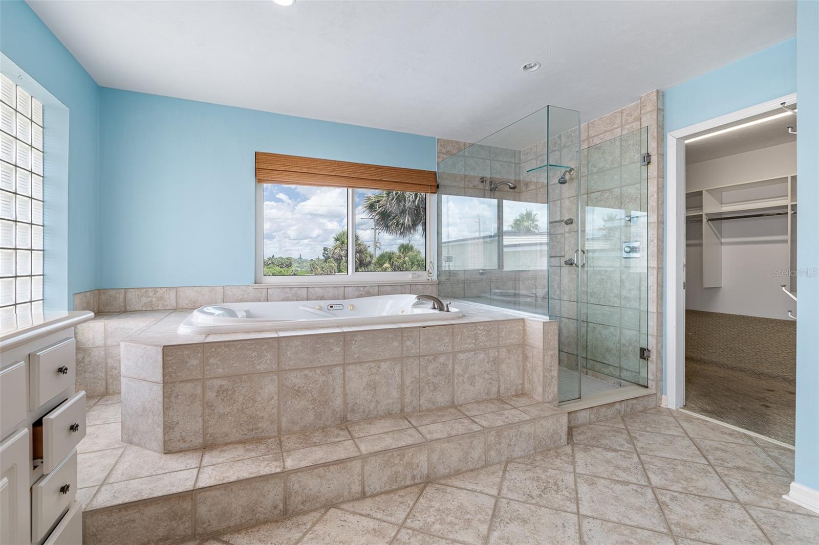TRITON BCH - Residential
