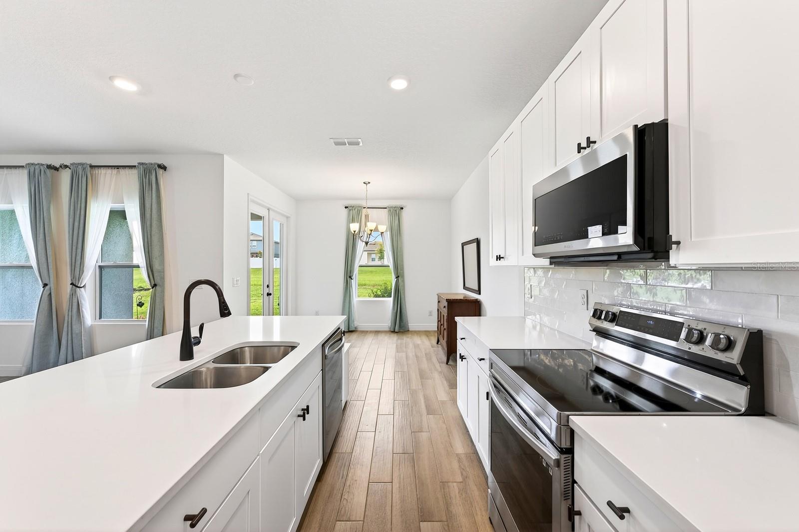 HAMPTON OAKS - Residential