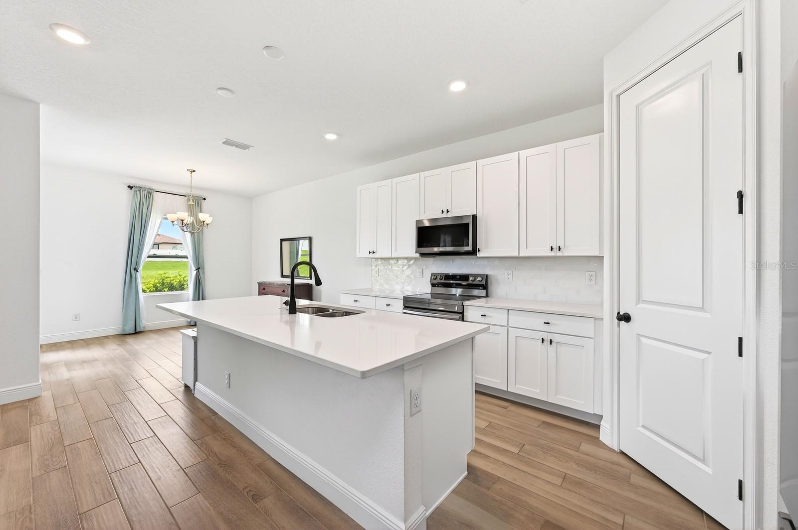 HAMPTON OAKS - Residential