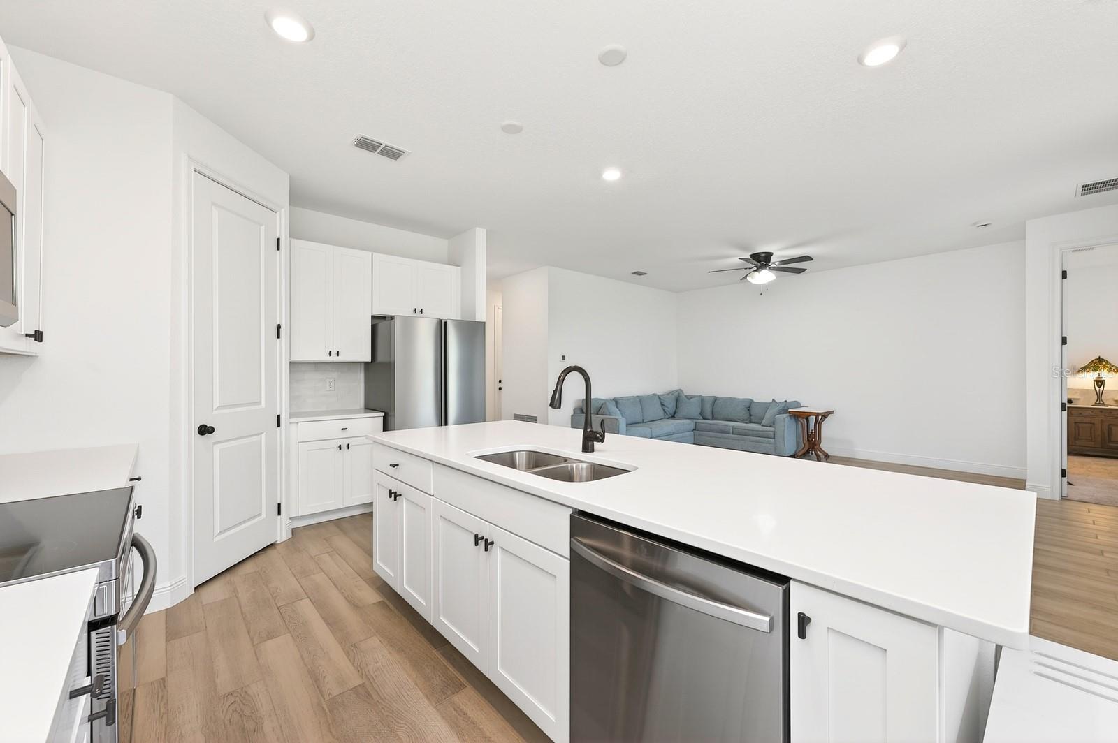 HAMPTON OAKS - Residential