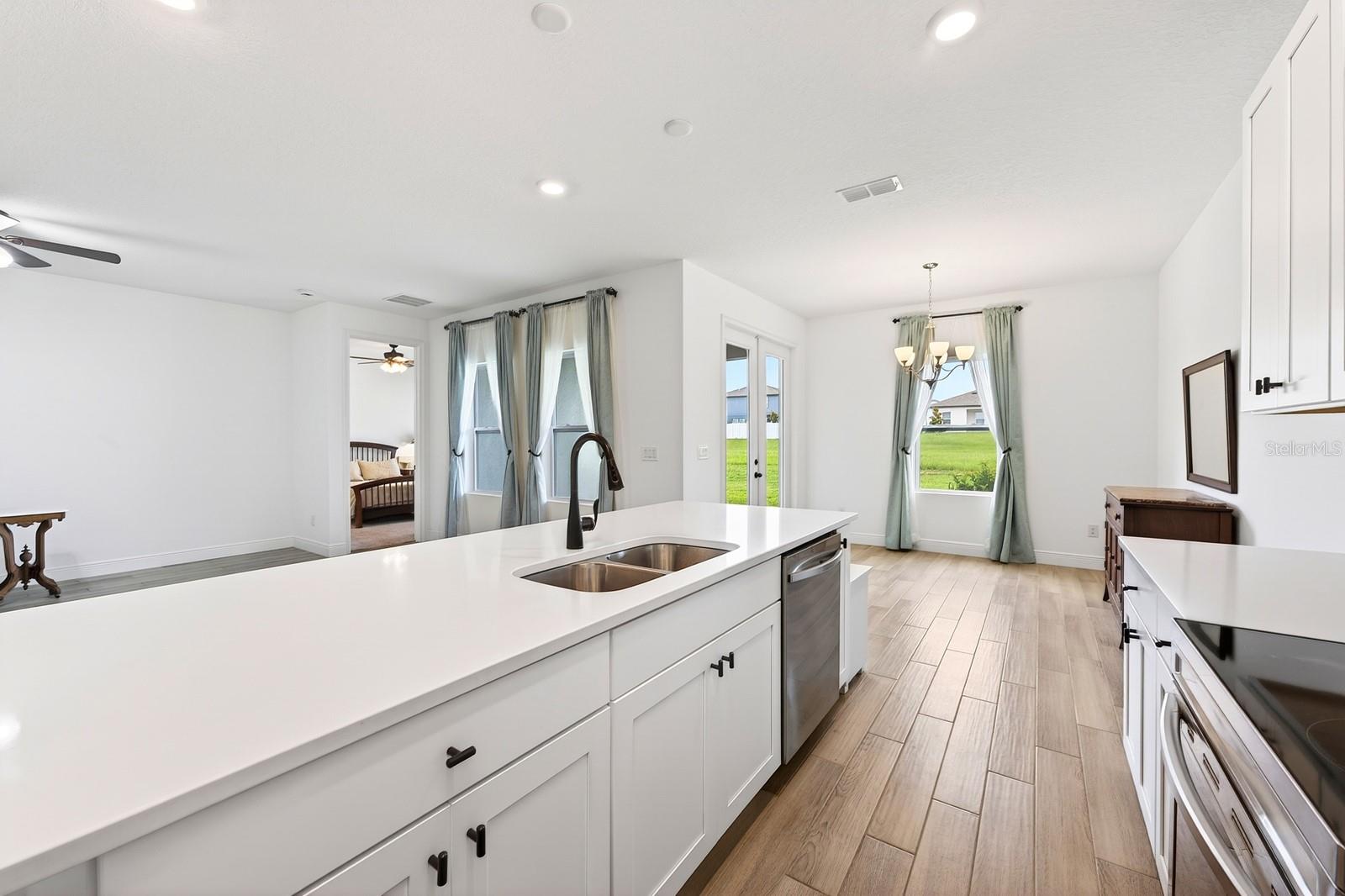HAMPTON OAKS - Residential