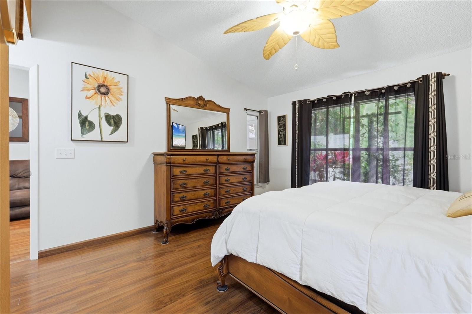 LESLIE PARK - Residential