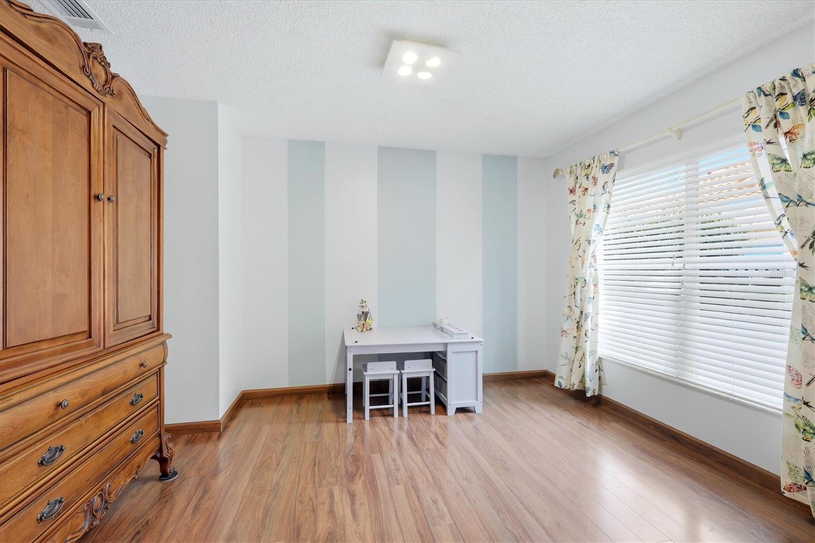 LESLIE PARK - Residential