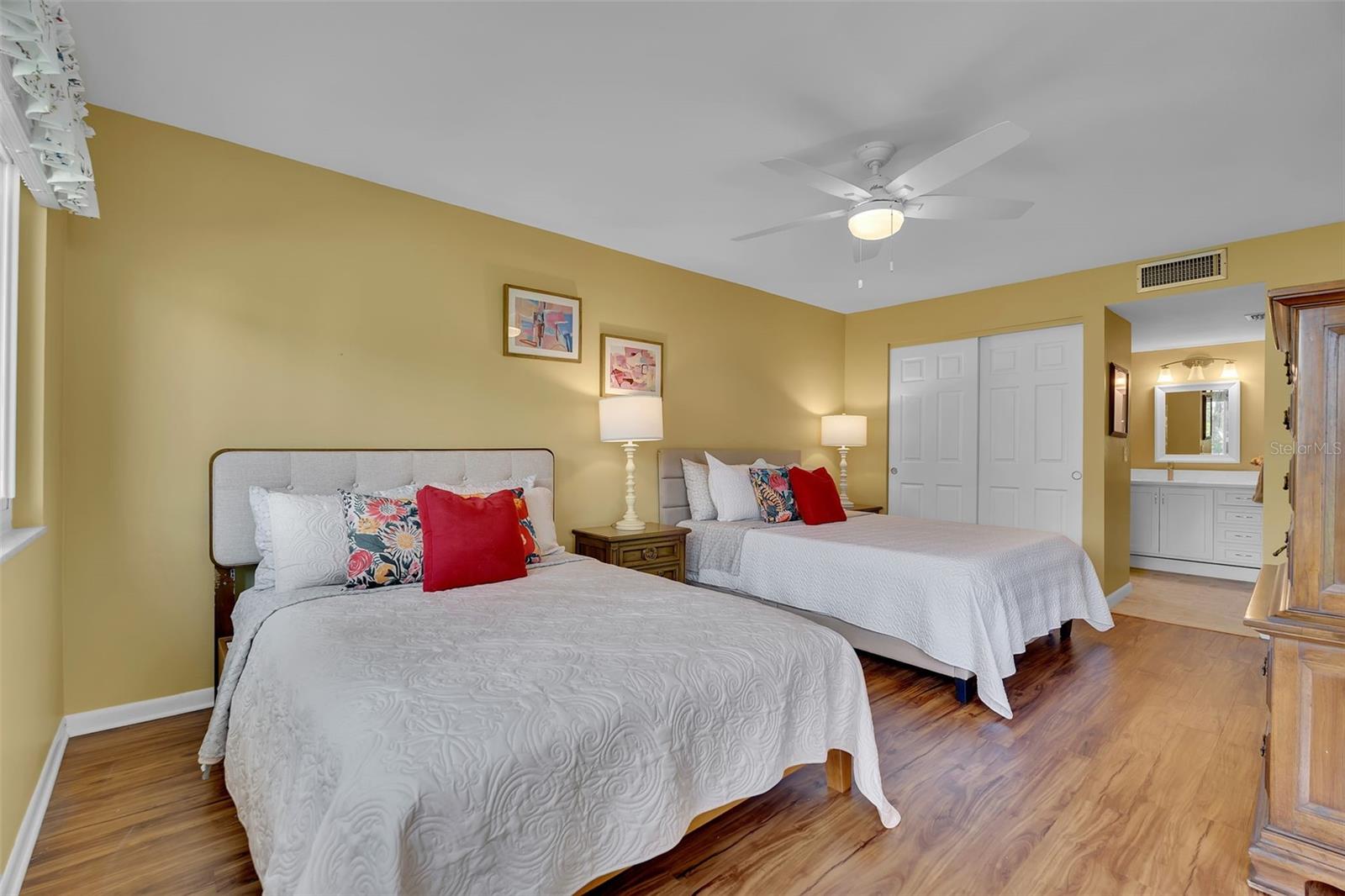 LONGWATER CHASE - Residential