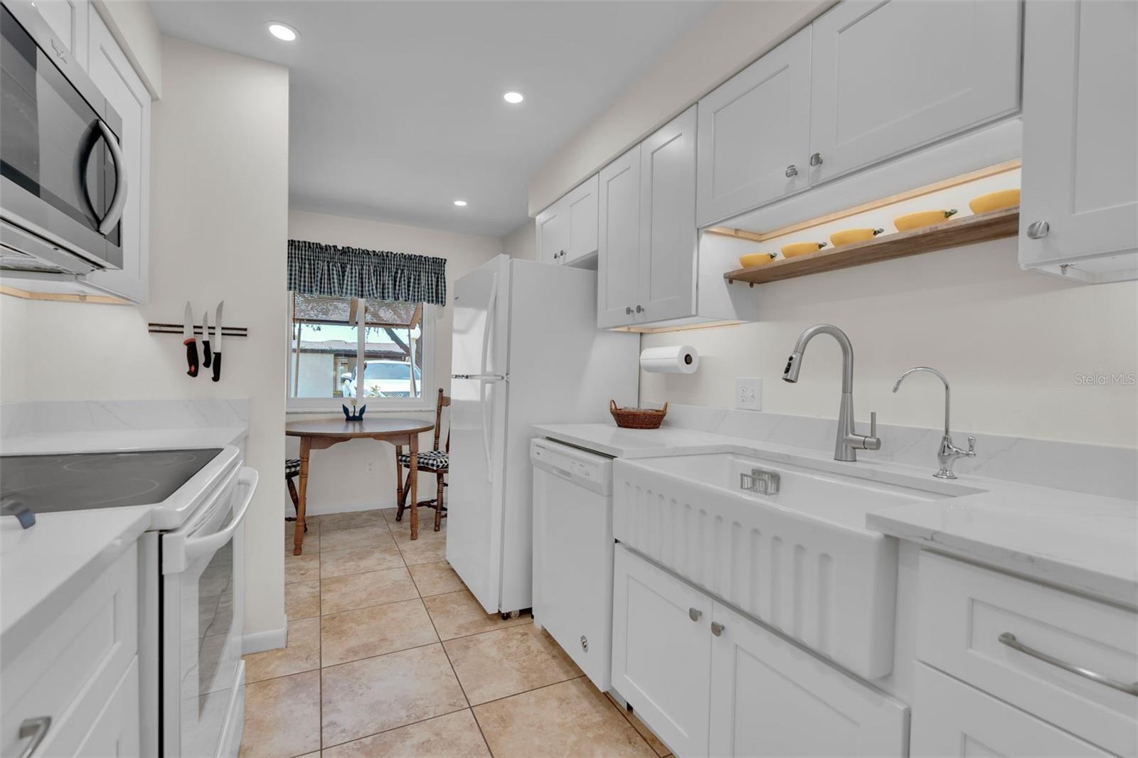 LONGWATER CHASE - Residential