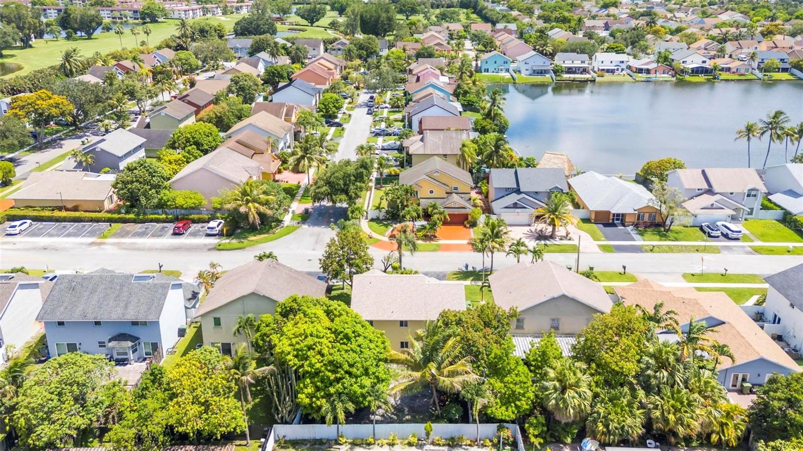 LAKESIDE SOUTH - Residential