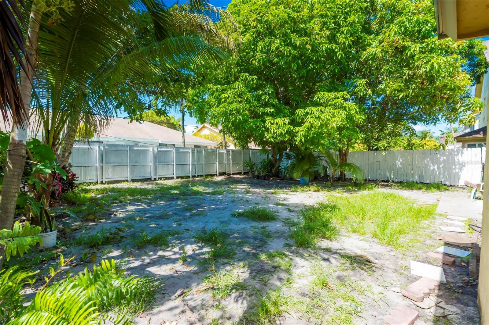 LAKESIDE SOUTH - Residential