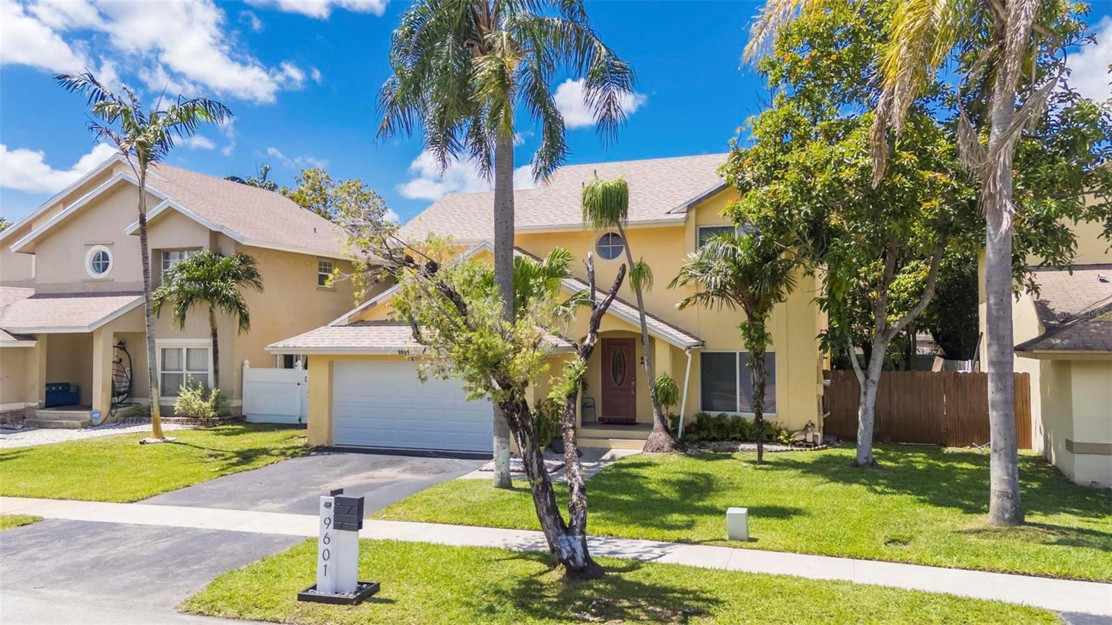 LAKESIDE SOUTH - Residential