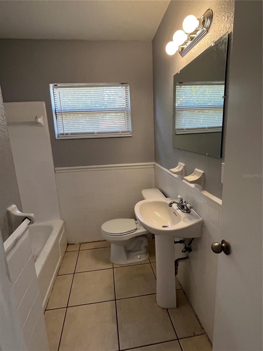 CAREFREE COVE - Residential Lease