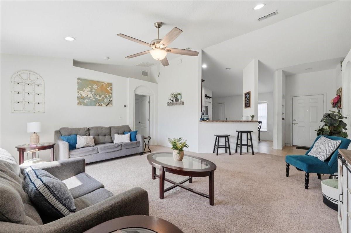 SOLIS GARDENS - Residential