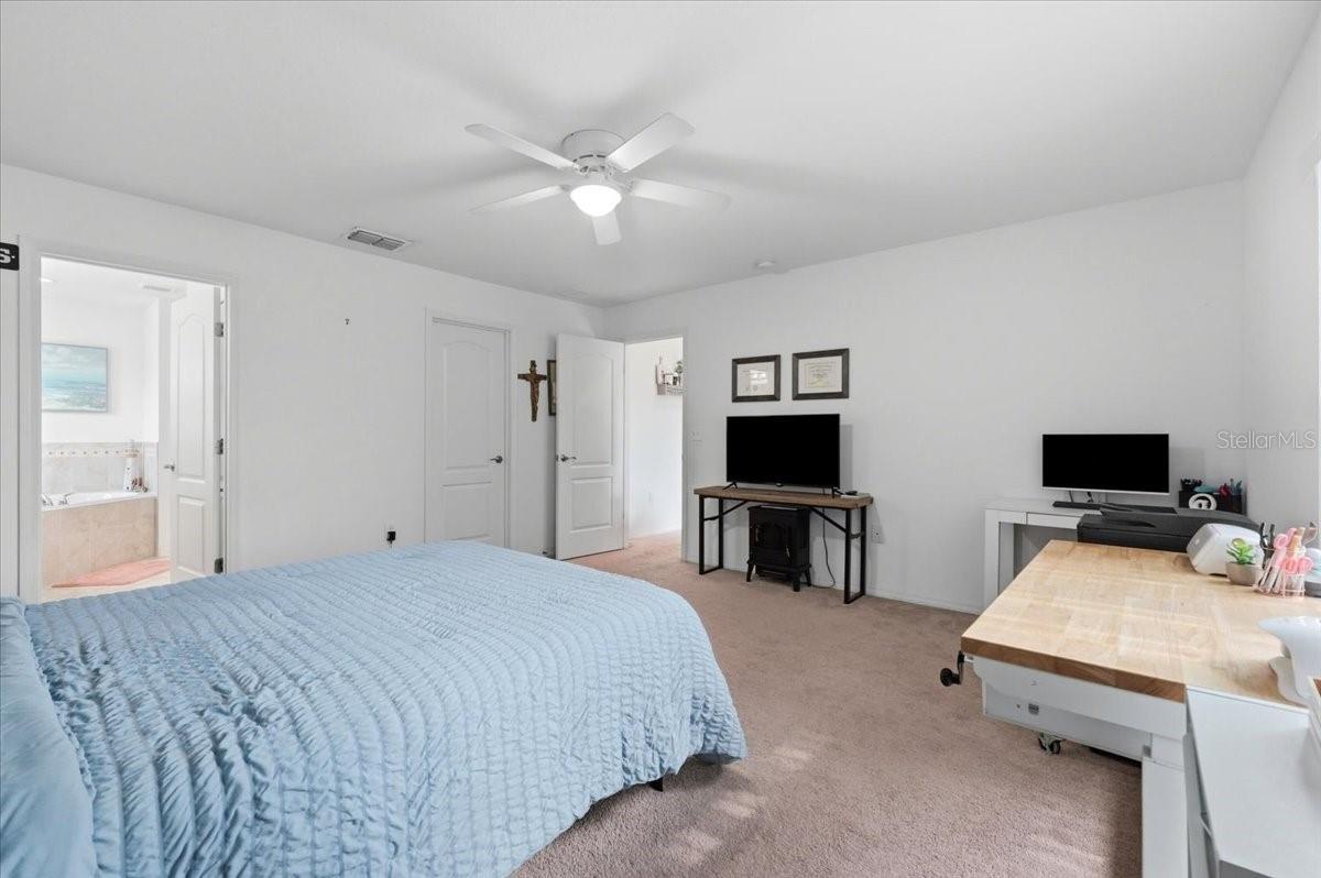 SOLIS GARDENS - Residential