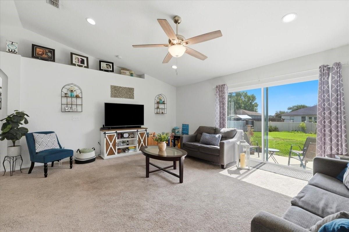 SOLIS GARDENS - Residential