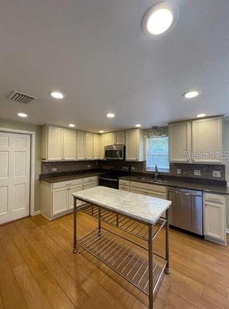 ARIANA HILLS - Residential Lease