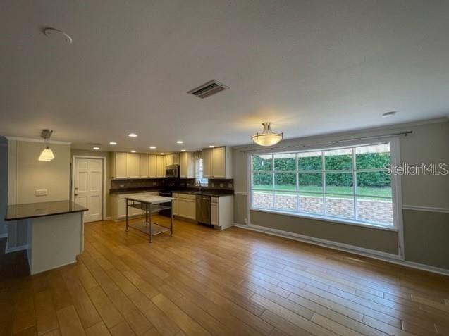 ARIANA HILLS - Residential Lease