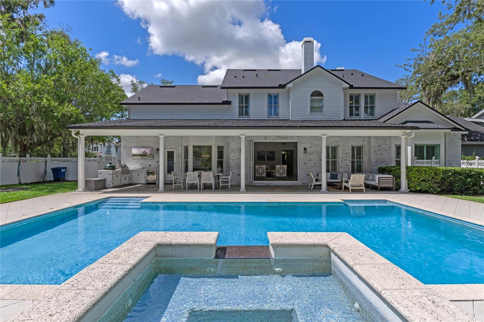 FONTAINEBLEAU - Residential